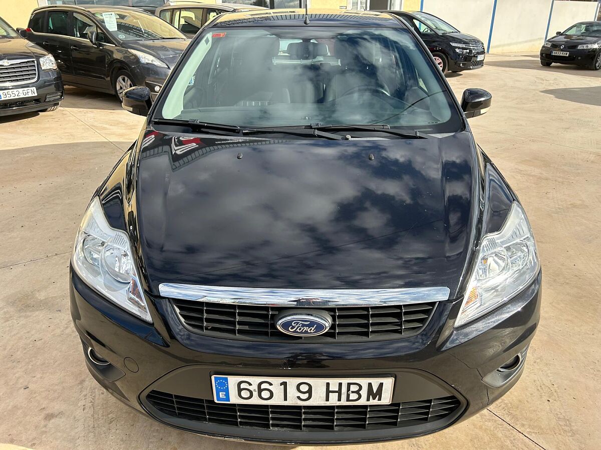  FORD FOCUS TREND 1.6 AUTO SPANISH LHD IN SPAIN ONLY 67000 MILES SUPER 2011